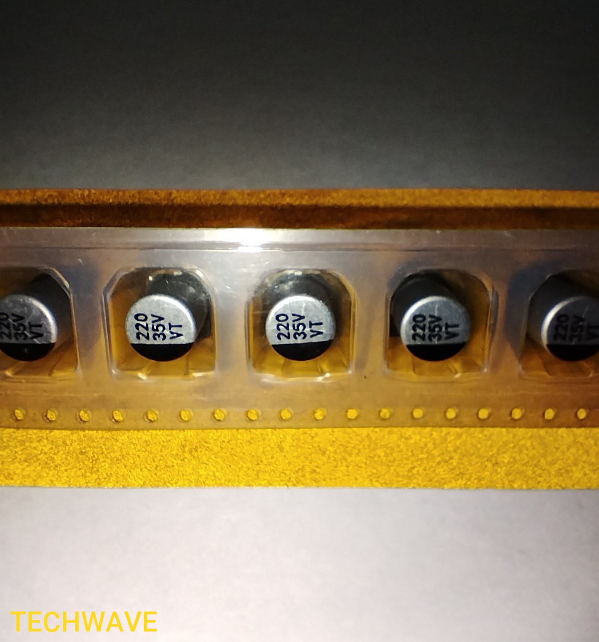 220uf 35V Electrolytic Capacitor[8*10.5mm]